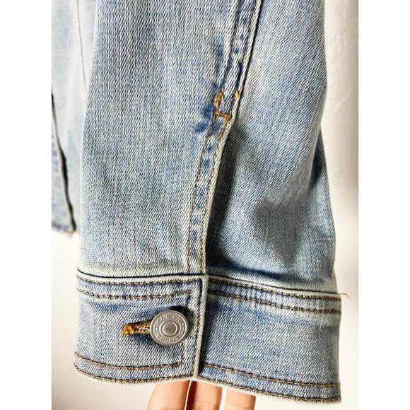 Chico's Womens Embroidered Floral Jean Jacket Shacket Stretch Welt/Chest Pockets - Picture 11 of 15